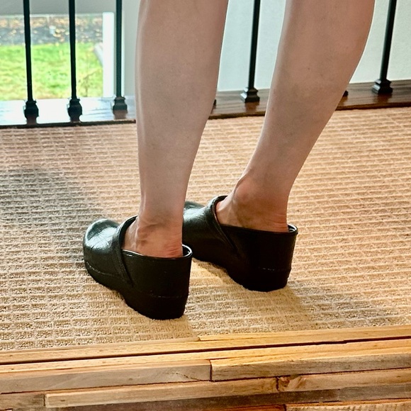 Dansko Professional black tooled clog - Picture 6 of 8